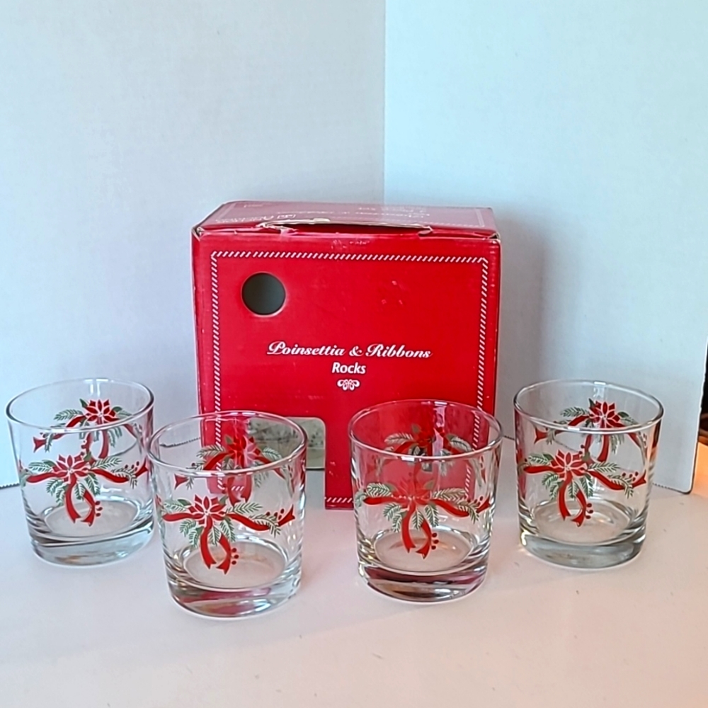 1980's  4 Piece Set Poinsettia & Ribbons Rocks cheer glasses